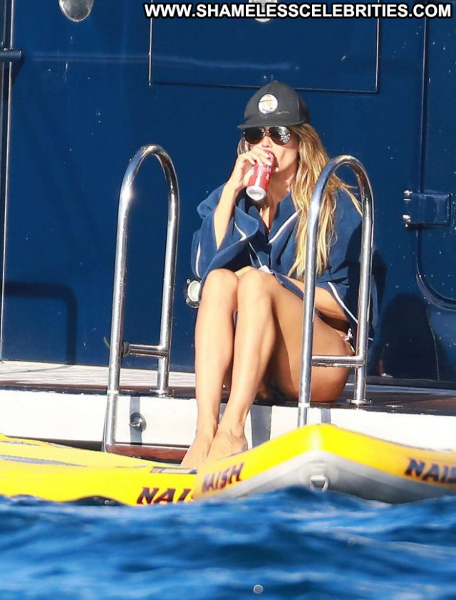 Heidi Klum No Source Babe Beautiful Posing Hot Bikini Celebrity Yacht
