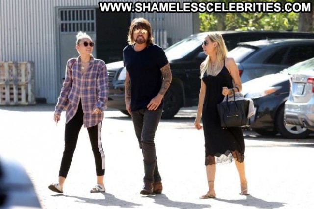 Miley Cyrus No Source Celebrity Paparazzi Mali Malibu Shopping Babe