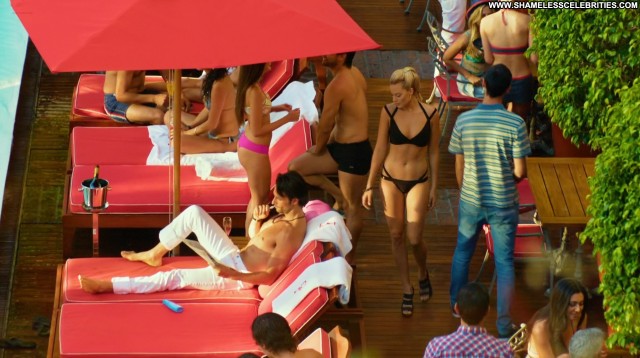 Margot Robbie Focus Bikini Posing Hot Hot Celebrity Sex