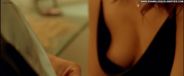 Elizabeth Berkley Any Given Sunday Topless Posing Hot Nude