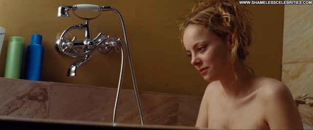 Bijou Phillips Its Alive Hot Shower Posing Hot Celebrity Nude