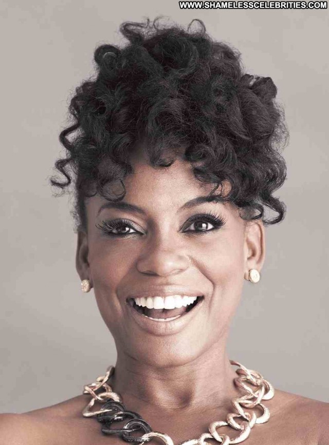 Aunjanue Ellis The Mentalist Posing Hot Babe American Celebrity