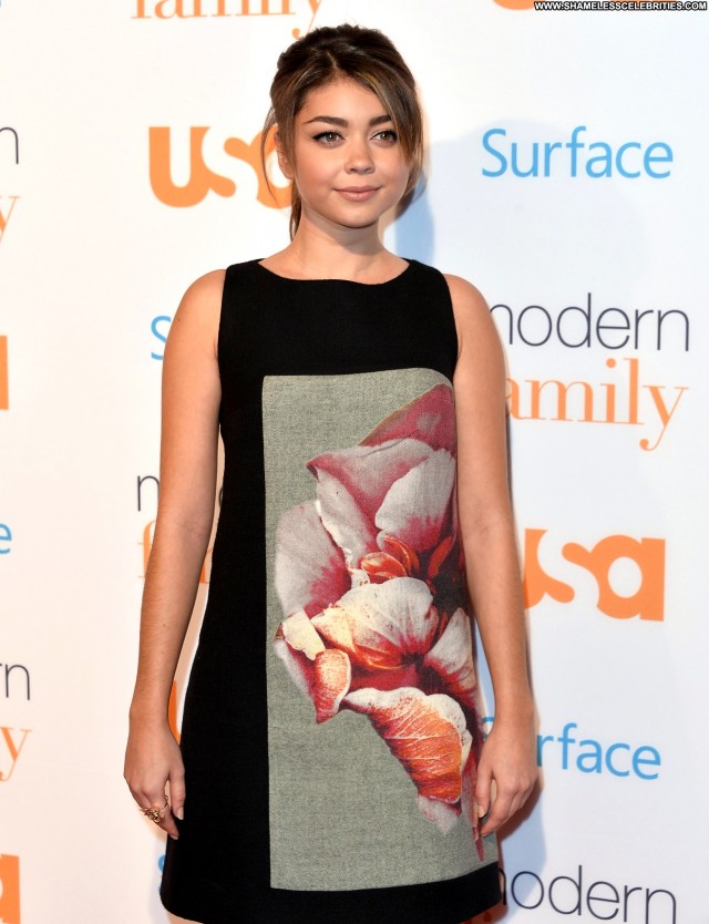 Sarah Hyland Modern Family High Resolution Beautiful Babe