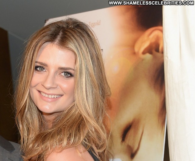 Mischa Barton Los Angeles Beautiful High Resolution Posing Hot Los