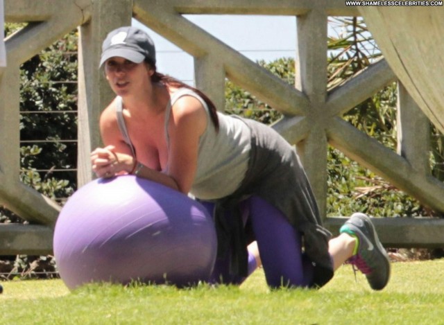 Jennifer Love Hewitt Candids Celebrity High Resolution Yoga Beautiful Jennifer Love Hewitt Candids Celebrity High Resolution Yoga Beautiful