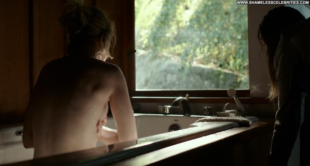 Evan Rachel Wood Into The Forest Posing Hot Celebrity Nude Scene Sexy