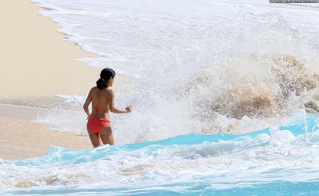 Salma Hayek The Beach Posing Hot Celebrity High Resolution Babe Beach