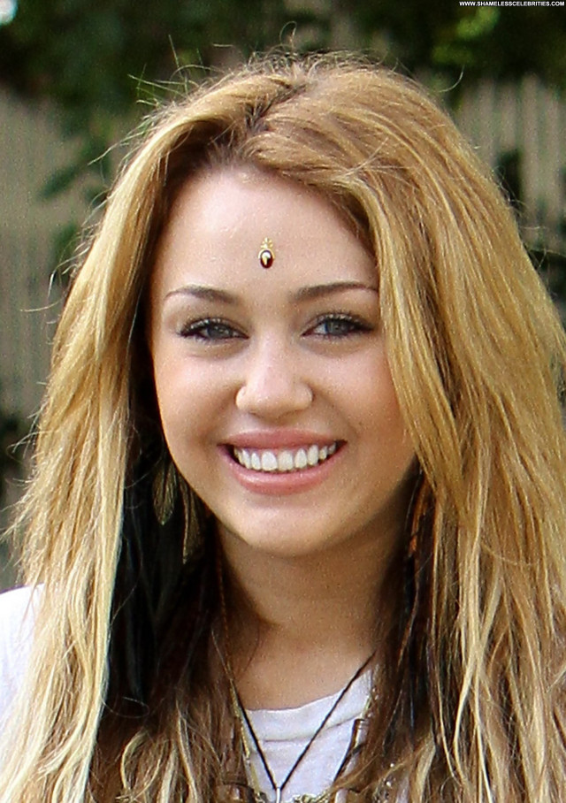 Miley Cyrus Toluca Lake Lake Posing Hot Beautiful Babe Celebrity