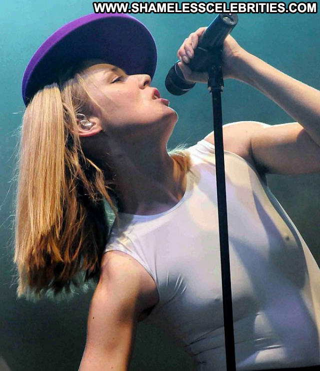 Roisin Murphy Irish Posing Hot Beautiful Celebrity Singer Babe