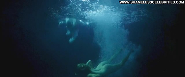 Kim Shaw Animals Celebrity Big Tits Breasts Underwater