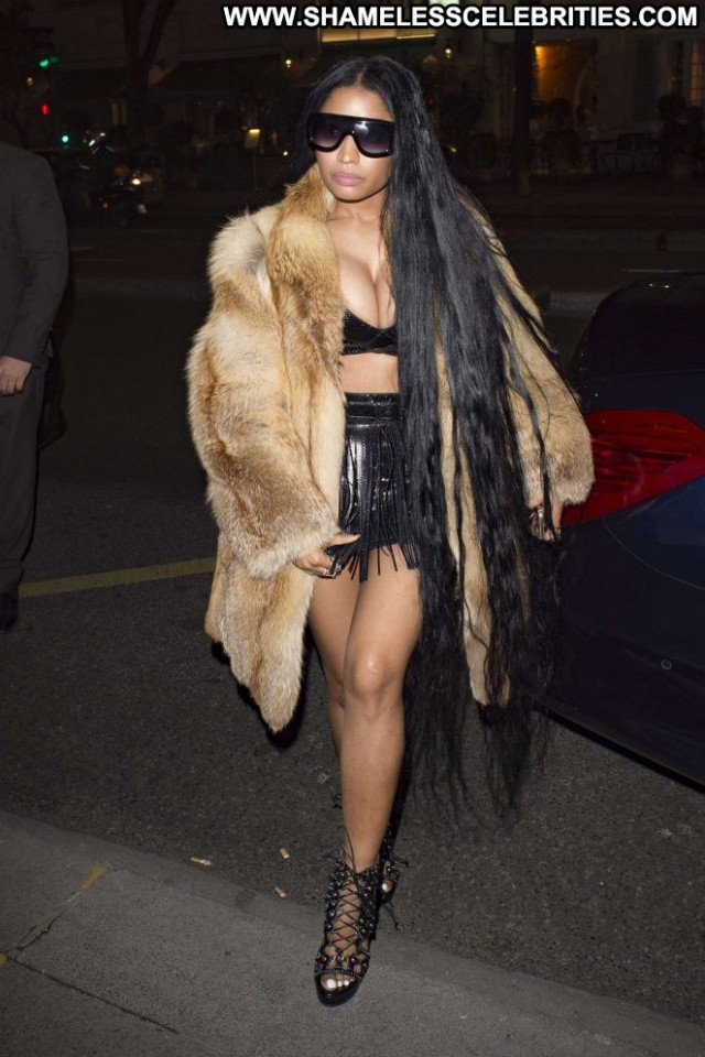 Nicki Minaj Beautiful Posing Hot Paris Celebrity Paparazzi
