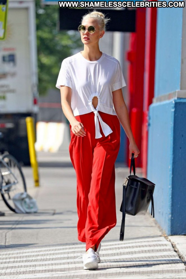 Karlie Kloss New York Pants Beautiful Paparazzi Babe Celebrity New