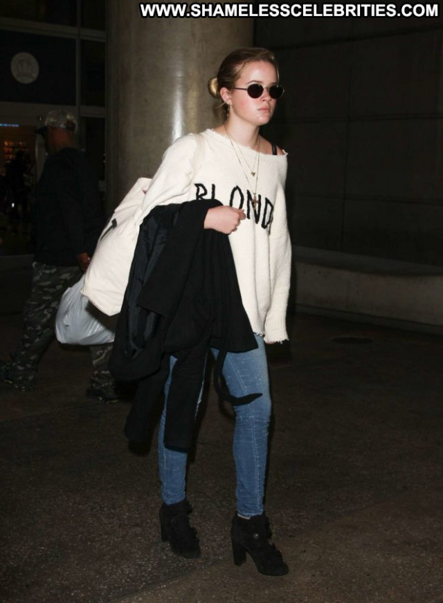 Ava Phillippe Lax Airport Posing Hot Beautiful Lax Airport Celebrity