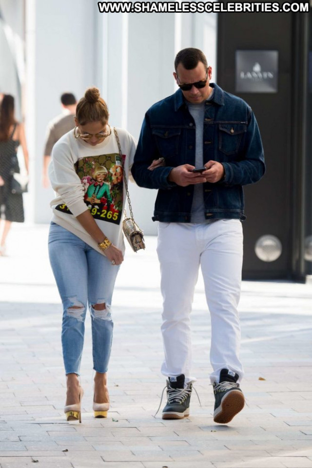 Jennifer Lopez No Source Shopping Beautiful Paparazzi Christmas