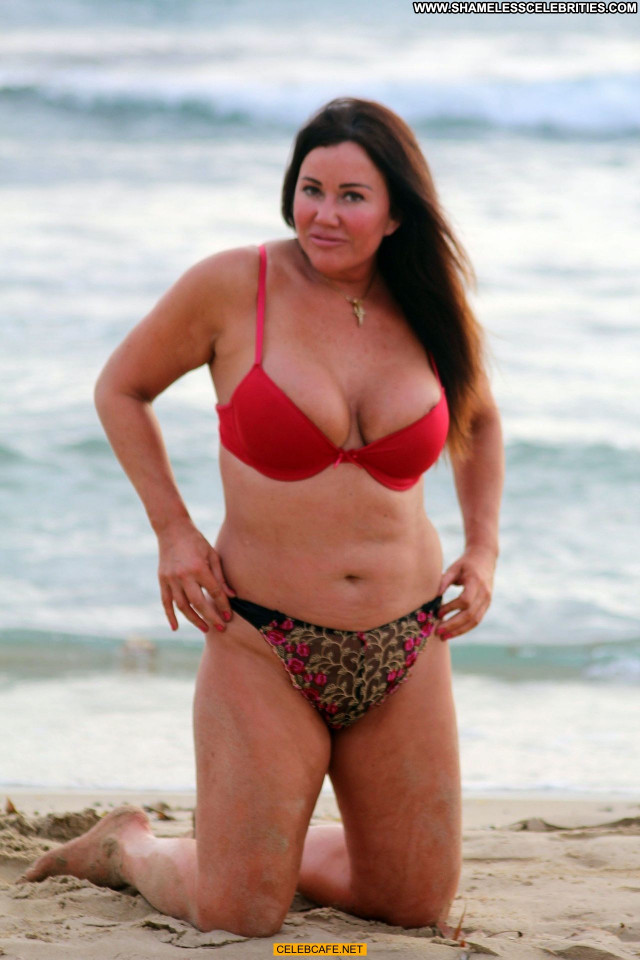 Lisa Appleton No Source Spain Babe Nipple Slip Posing Hot Beach