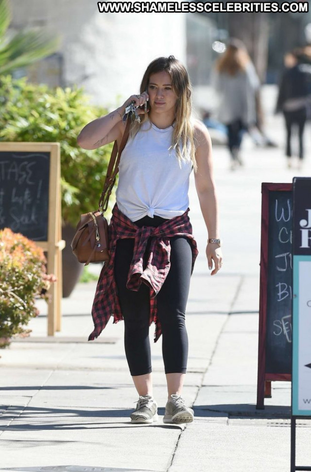 Hilary Duff No Source  Babe Paparazzi Posing Hot Celebrity Beautiful