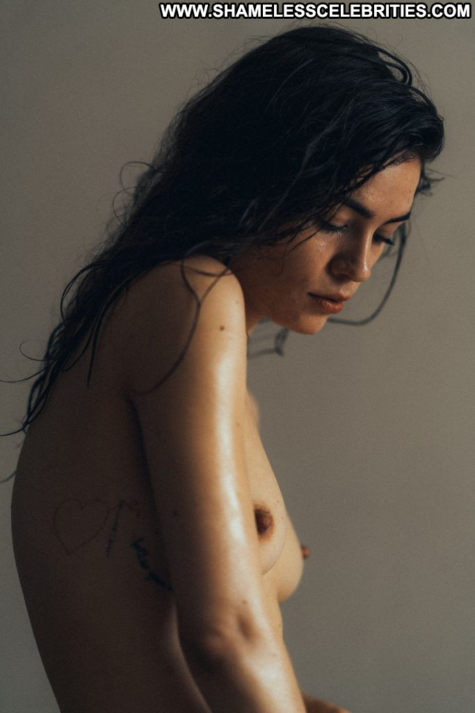 Photoshoot paola topless '90 Day