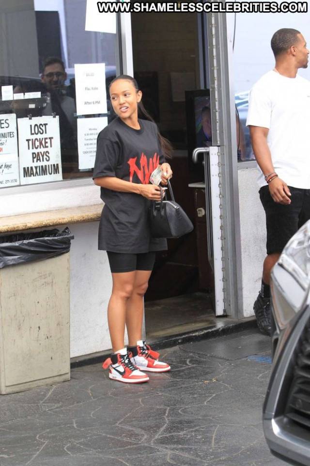 Karrueche Tran Los Angeles Posing Hot Beautiful Celebrity Paparazzi