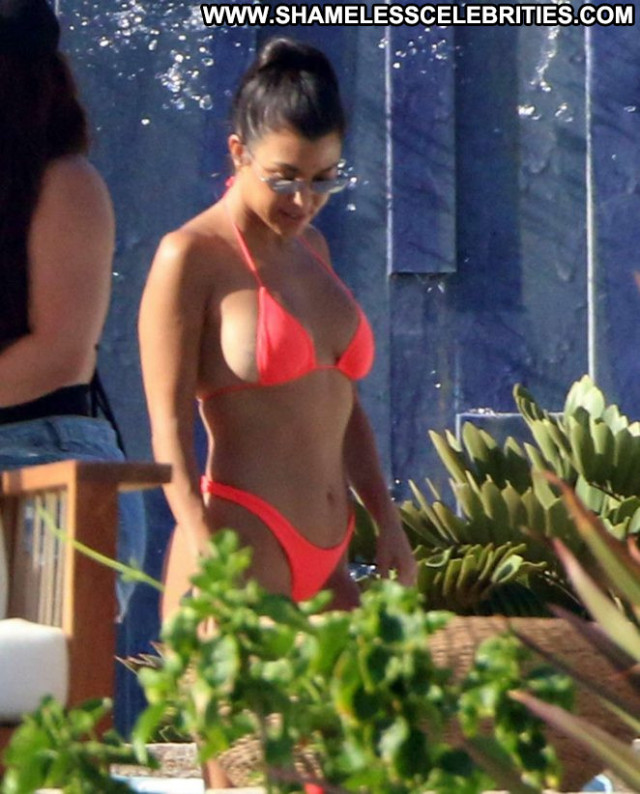 Kourtney Kardashia No Source Beautiful Bikini Babe Paparazzi Posing