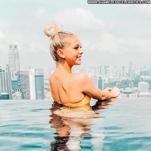 Natalie Jayne Roser No Source Flashing Swimsuit Babe Celebrity