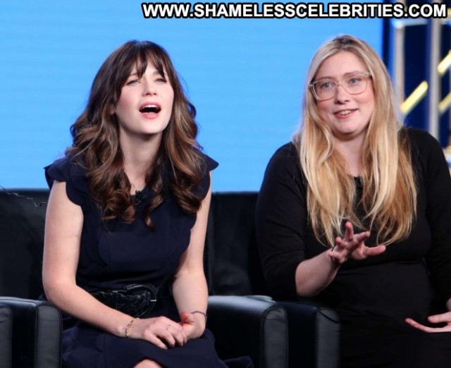 Zooey Deschanel New Girl Posing Hot Babe Beautiful Paparazzi Tv Show