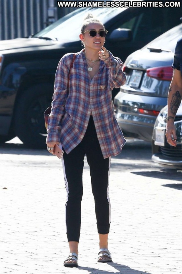 Miley Cyrus No Source Beautiful Malibu Shopping Posing Hot Mali