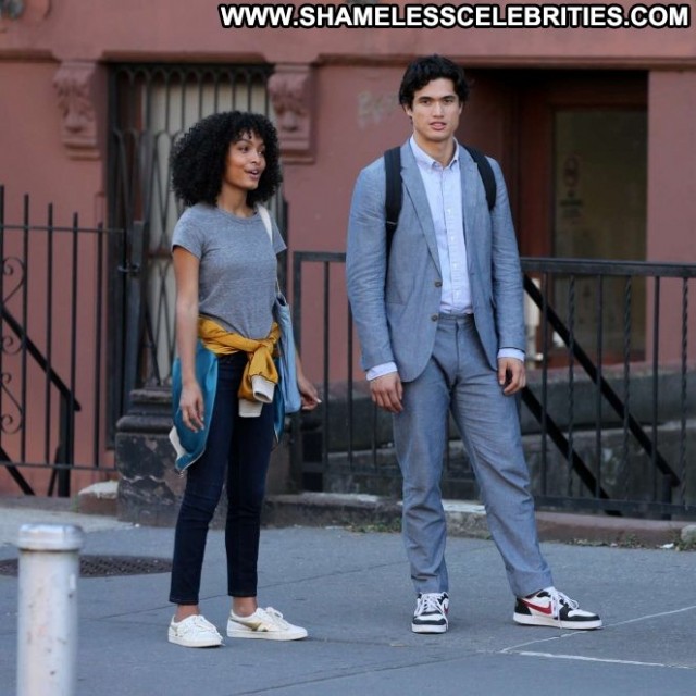 Yara Shahidi No Source  Celebrity Posing Hot Beautiful Paparazzi Babe