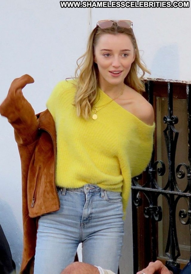 Phoebe Dynevor No Source Celebrity Babe Paparazzi Posing Hot Beautiful