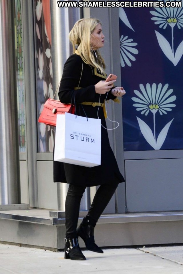 Kitty Spencer New York  Shopping Paparazzi Celebrity Babe Beautiful