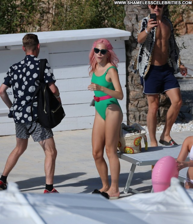 Pixie Lott No Source Actress London Twitter Ibiza Celebrity Posing