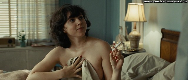 Zoe Kazan Revolutionary Road Posing Hot Topless Nude Celebrity