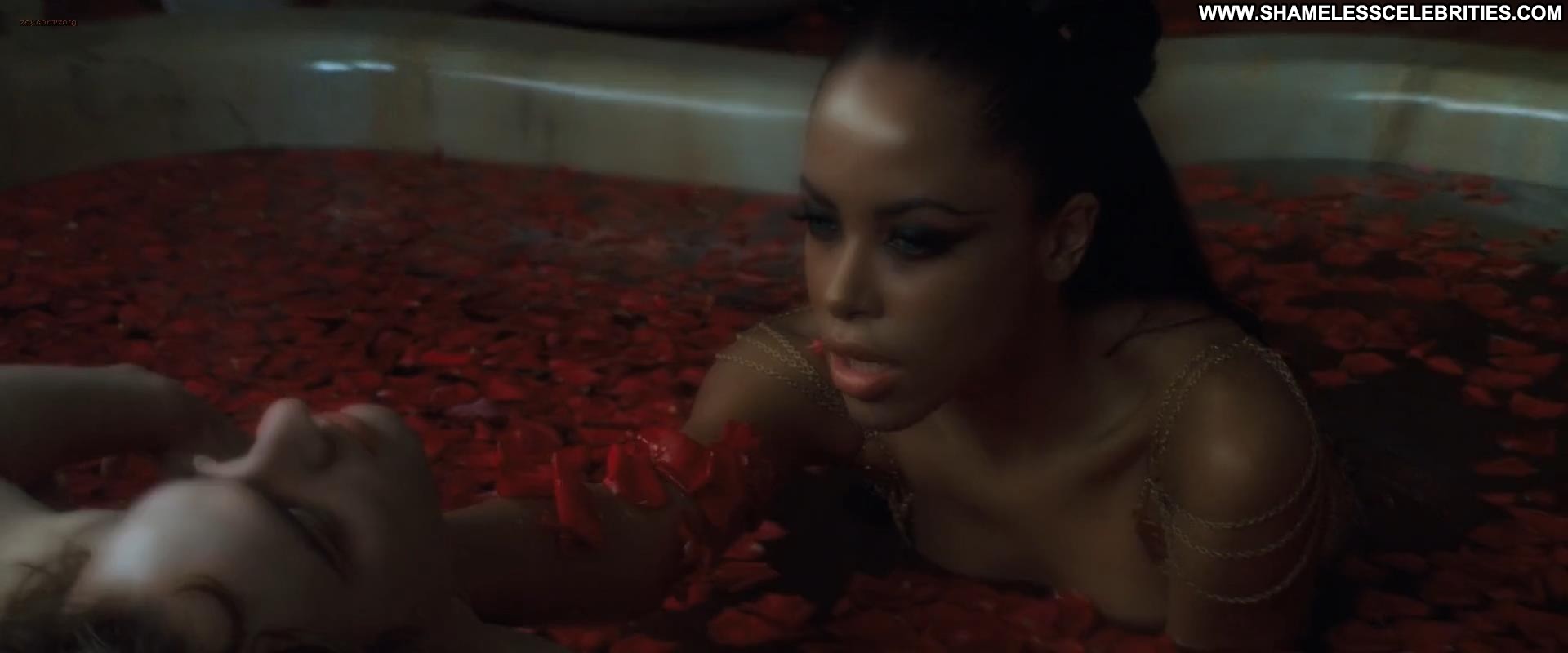Queen Of The Damned Aaliyah Sexy Celebrity Hot Posing Hot. 