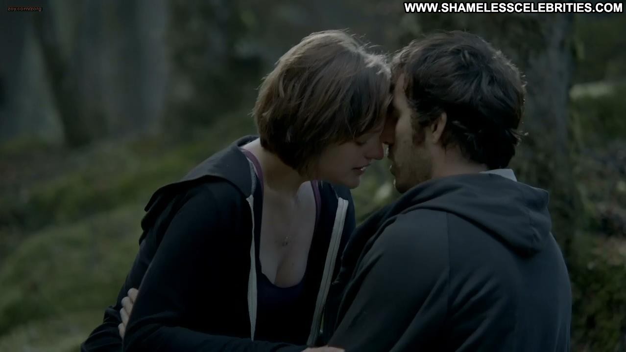 Top Of The Lake Elisabeth Moss Bush Voyeur Celebrity Outdoors Posing Hot Nude