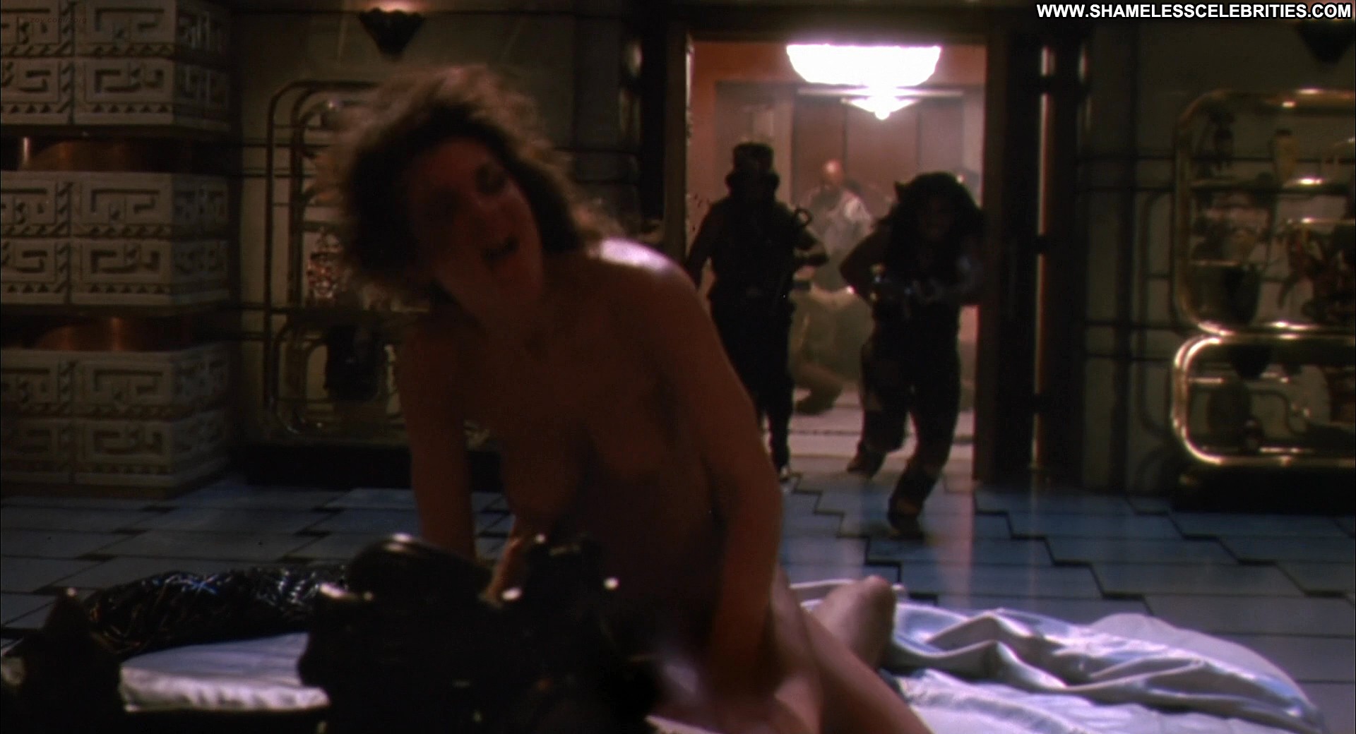 Teri Weigel Predator 2 Predator 2 Celebrity Posing Hot Nude Boobs Sex Bush ...