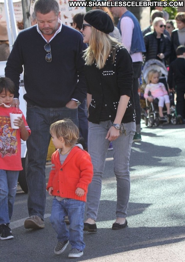 Selma Blair Farmers Market Posing Hot Beautiful Babe High Resolution