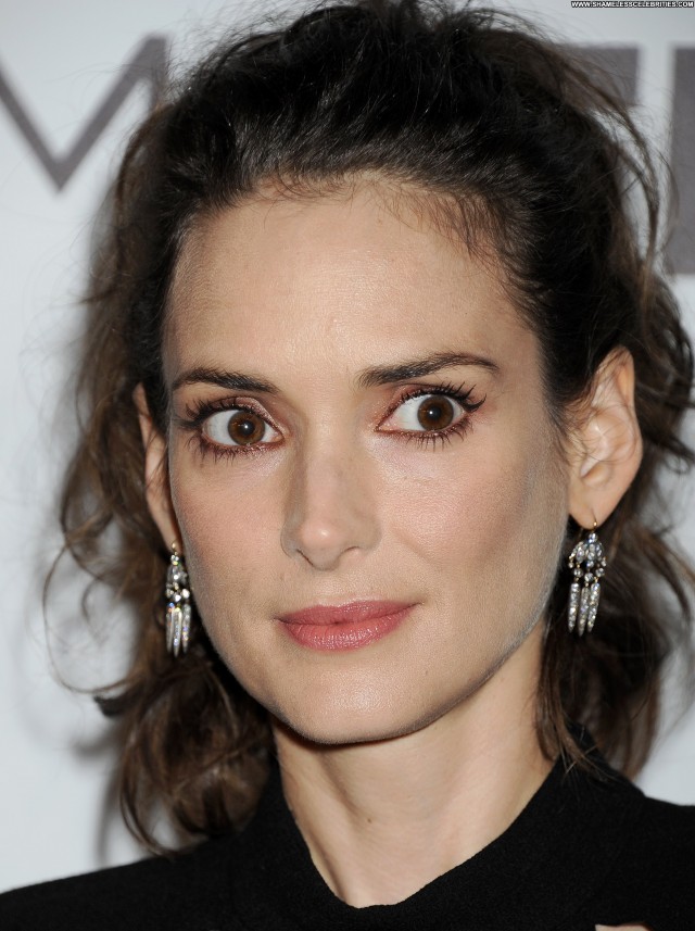 Winona Ryder Las Vegas High Resolution Posing Hot Babe Celebrity