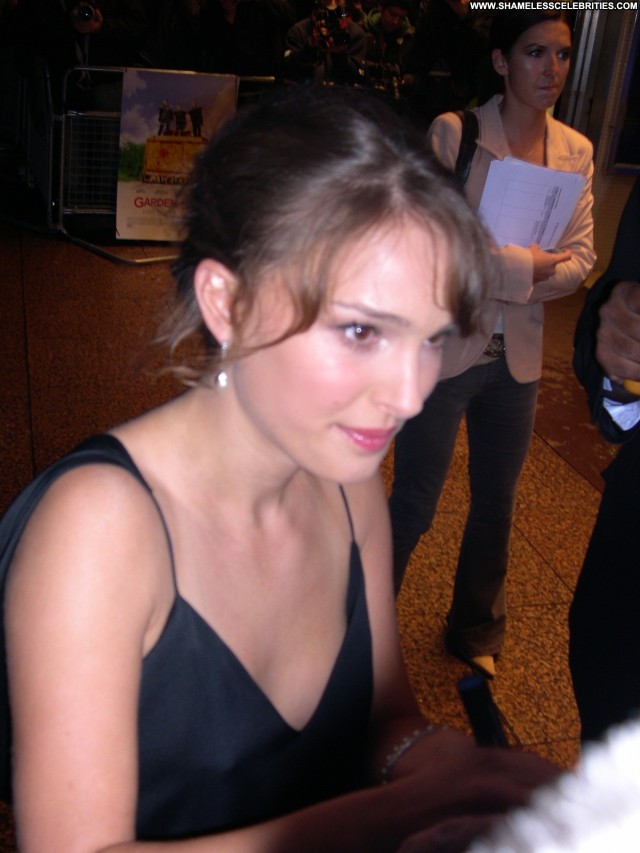 Natalie Portman Garden State Uk Celebrity High Resolution Beautiful