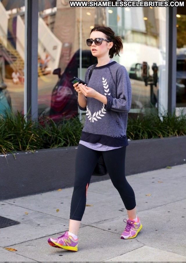 Lily Collins Gym In La Beautiful Babe Posing Hot High Resolution Gym