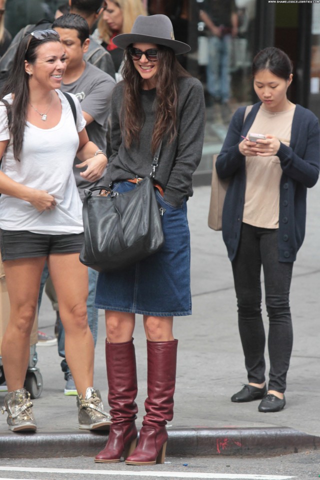 Katie Holmes Nyc Boots Skirt High Resolution Beautiful Babe