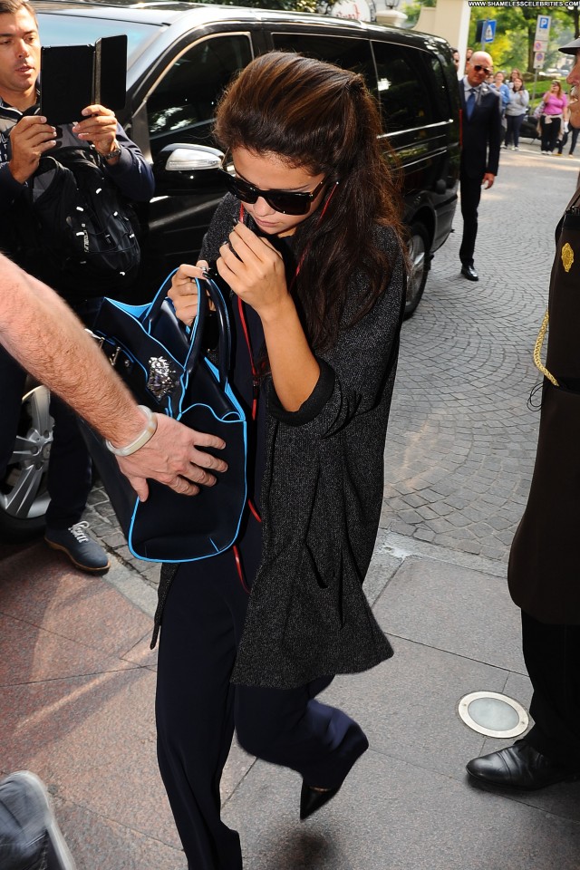 Selena Gomez No Source High Resolution Beautiful Celebrity Babe