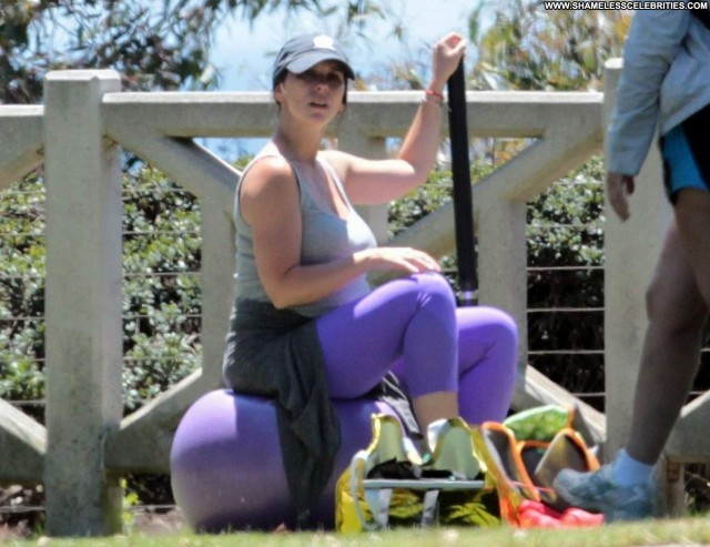 Jennifer Love Hewitt No Source High Resolution Candids Yoga Beautiful
