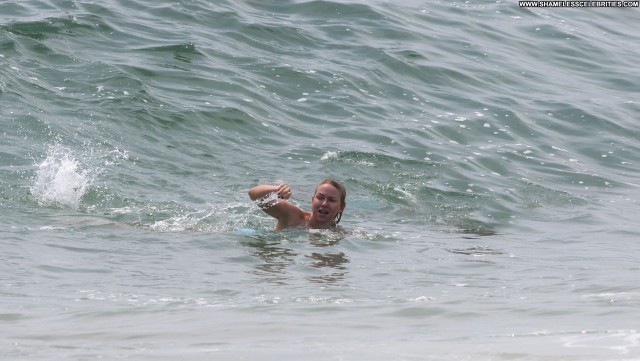 Naomi Watts Celebrity Posing Hot Beautiful Beach High Resolution Babe
