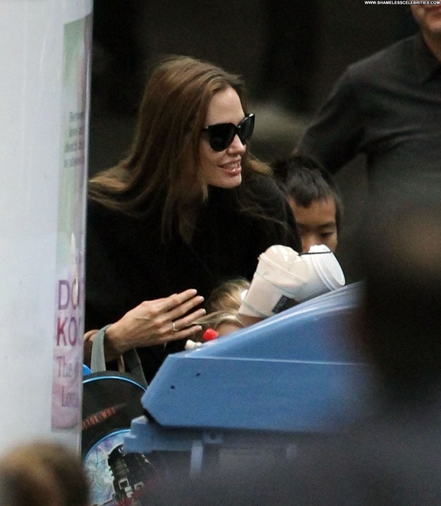 Angelina Jolie No Source Celebrity Beautiful Train High Resolution