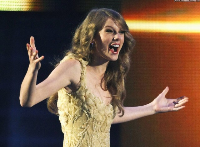 Taylor Swift Academy Of Country Music Awards Beautiful Posing Hot