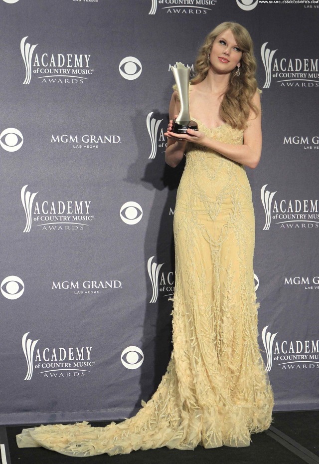 Taylor Swift Academy Of Country Music Awards Beautiful High