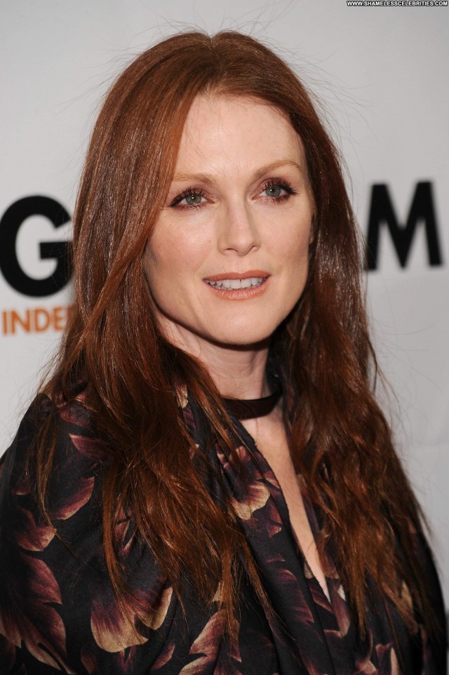 Julianne Moore Celebrity Celebrity Beautiful New York Babe Nyc Posing