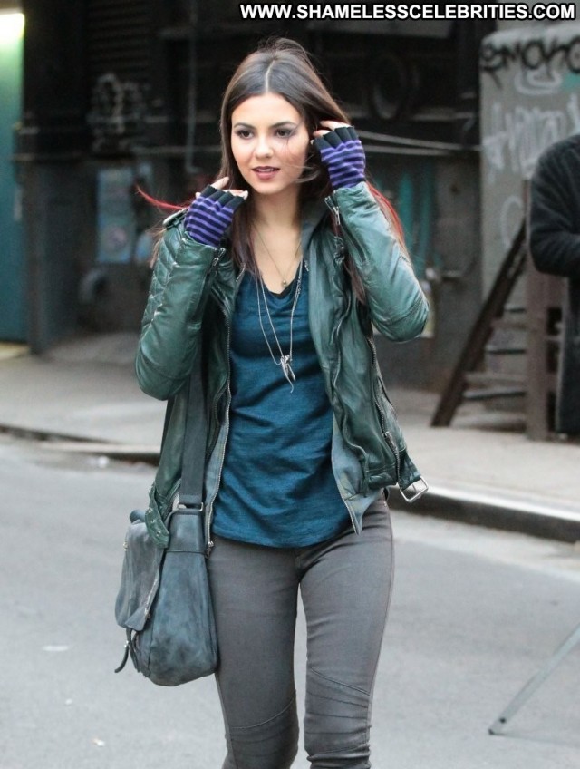 Victoria Justice Eye Candy Nyc Babe Posing Hot Celebrity High