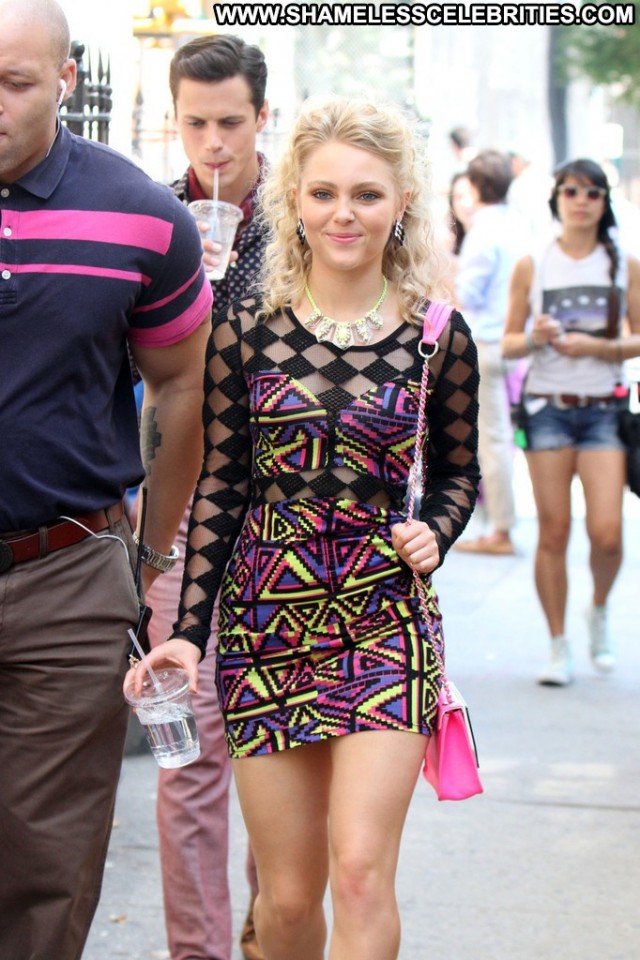 Annasophia Robb The Carrie Diaries High Resolution Posing Hot