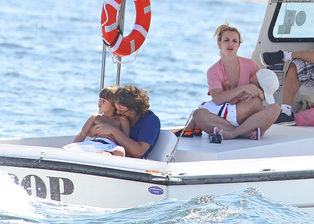 Britney Spears No Source Beautiful High Resolution Celebrity Boat