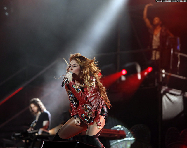 Miley Cyrus No Source Posing Hot Beautiful Venezuela Concert